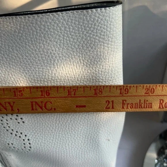 Victoria's Secret White Tote Bag 19X13 - Picture 3 of 8